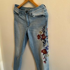 Universal thread embroidered jeans size 10/30